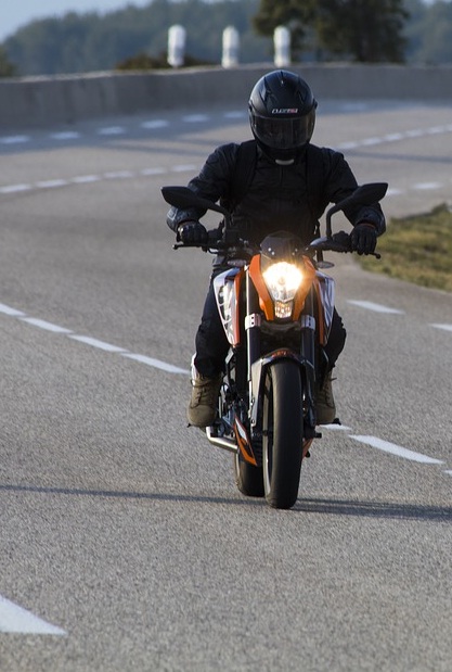 Trois motards interpellés par la Police cantonale valaisanne
